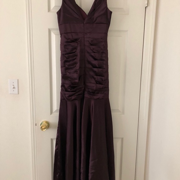 Elegant Evening gown w/ sash Dark purple - Picture 3 of 8